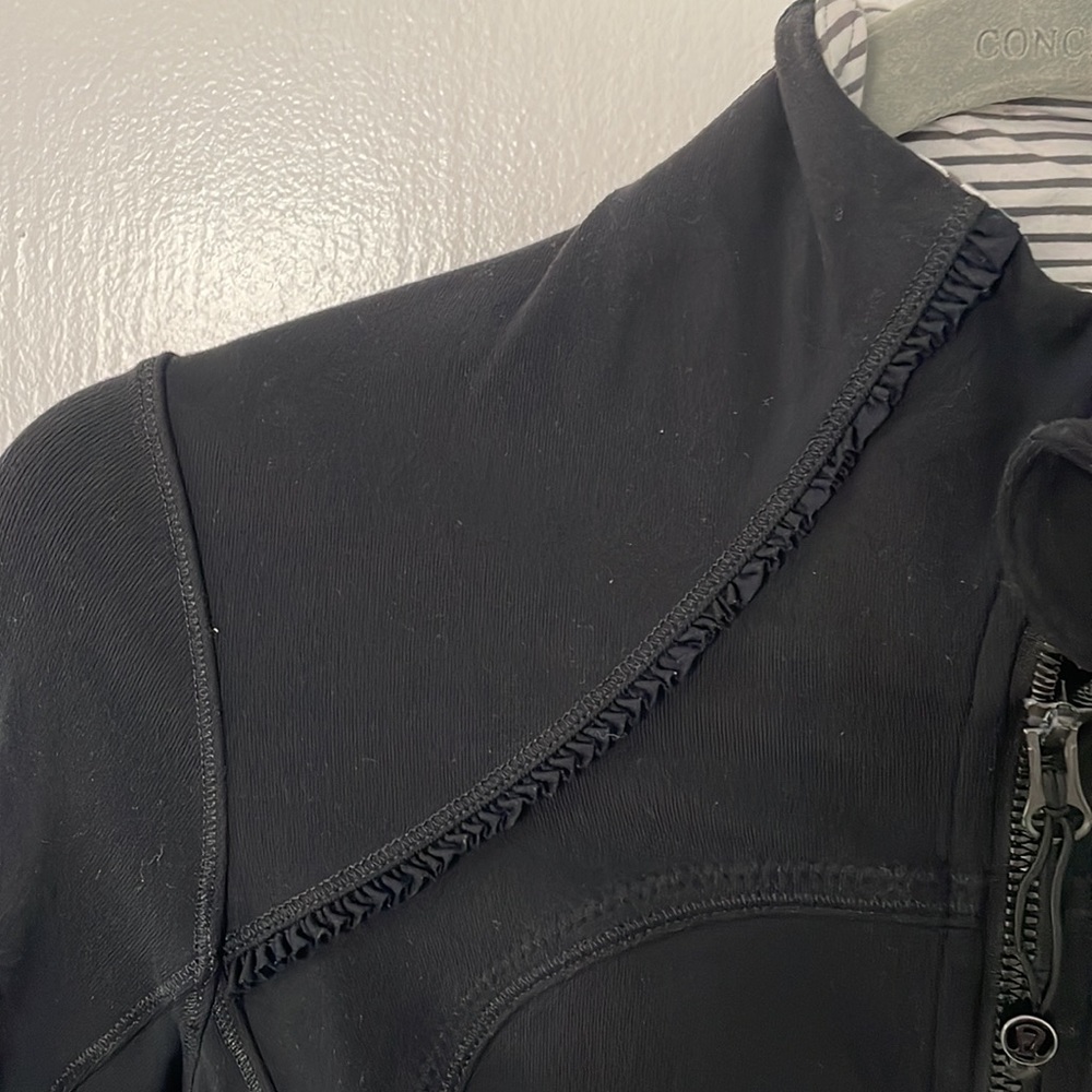 Lululemon Jacket - Picture 3 of 5